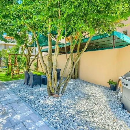 Villa Nikoma Dicmo
