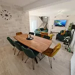 Villa Nikoma *